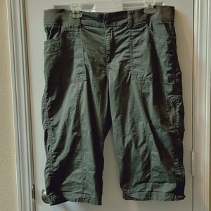Lee Relaxed Fit Green multi-pocket cargo Capri Pants